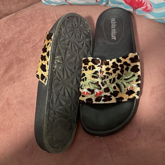 Olivia Miller animal print slides size 10 - Picture 6 of 6